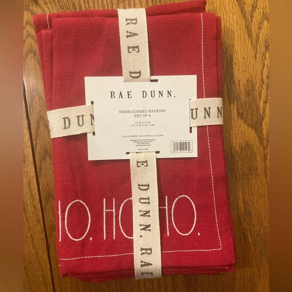 Rae Dunn Embroidered Holiday  Napkins - Set of 4 - NWT